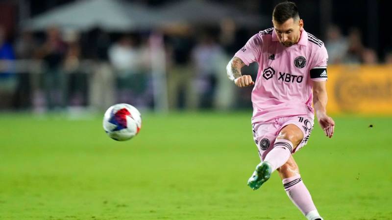 Tốc độ sút của Messi so với các cầu thủ khác